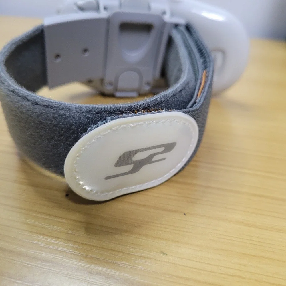 Sony S2 Walkman Sports Digital Radio FM-AM SRF-M80V with MDR-W014 Headphones